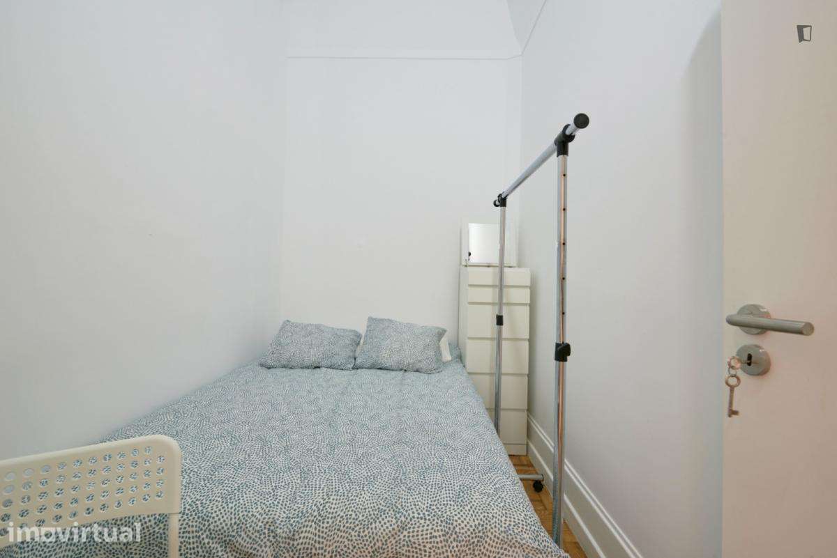 Quarto - localizado em Marquês de Pombal Lisbon - Grande imagem: 3/12