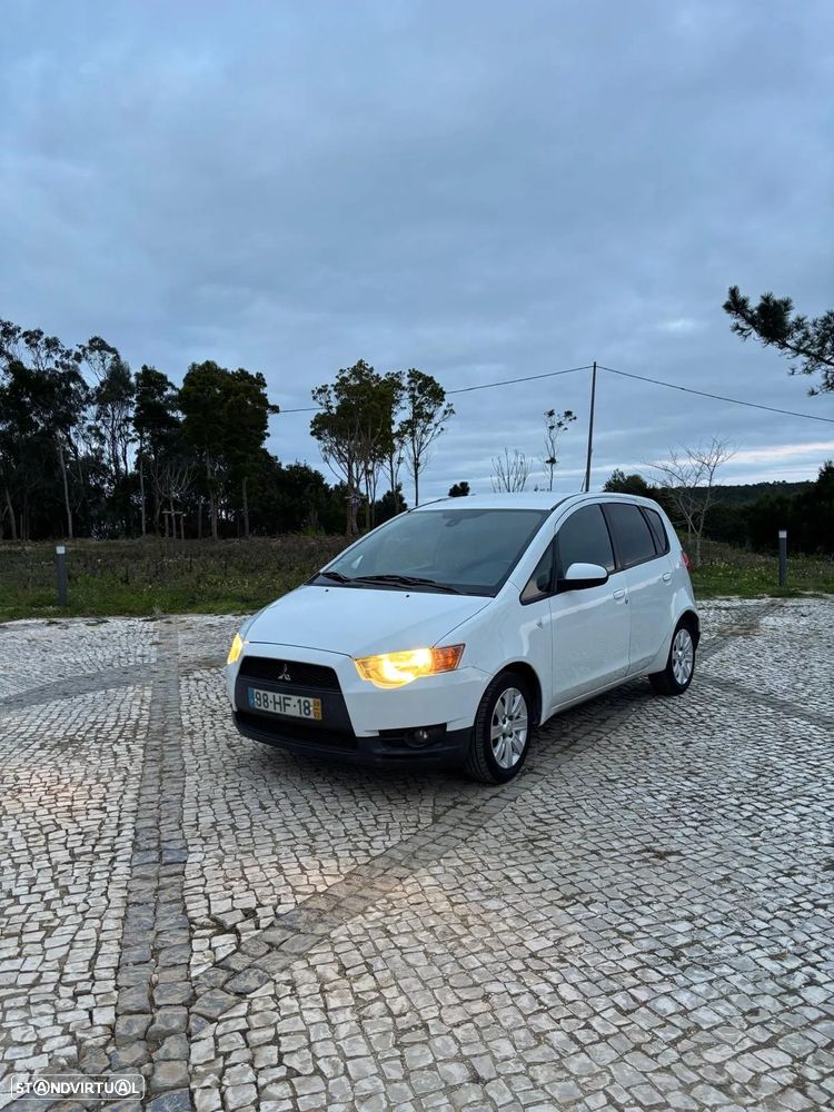Mitsubishi Colt - 10