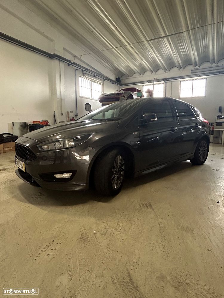 Ford Focus 1.0 EcoBoost ST-Line - 4