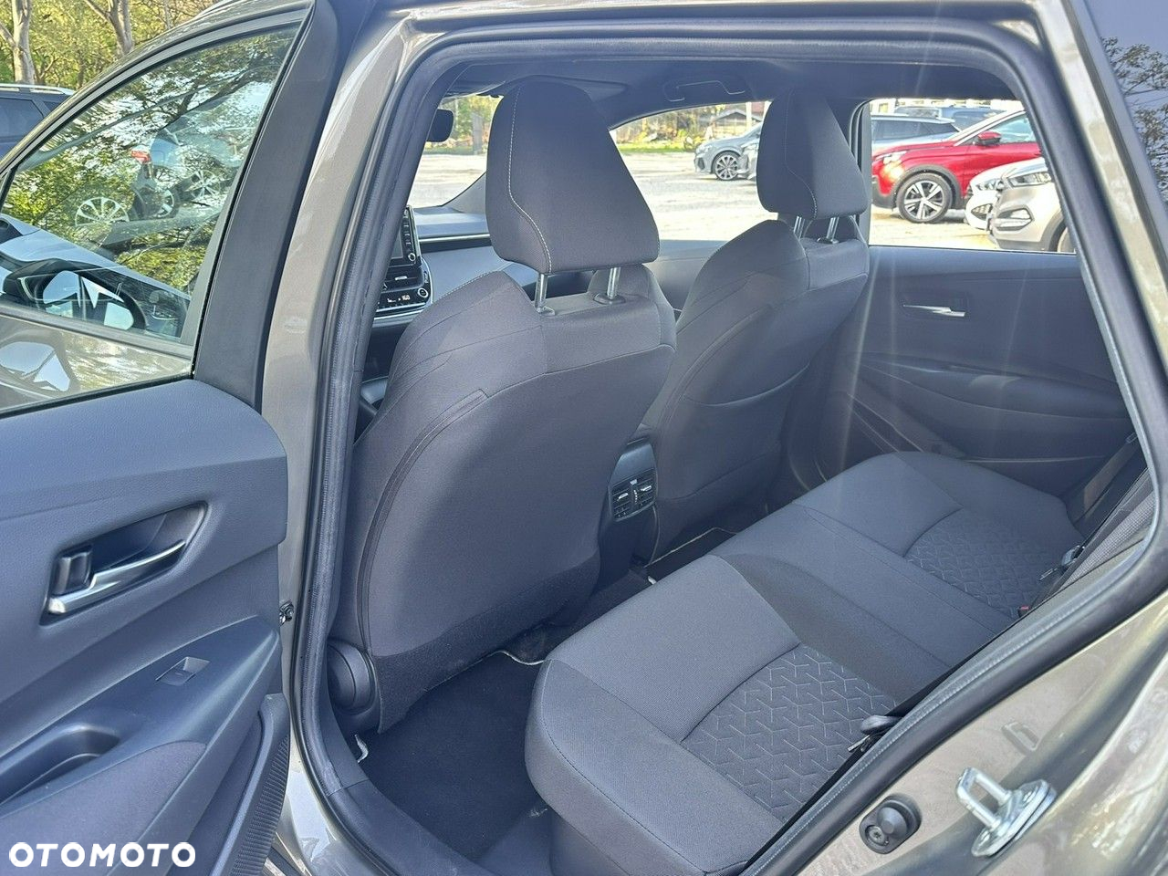 Toyota Corolla 1.8 Hybrid Comfort - 12