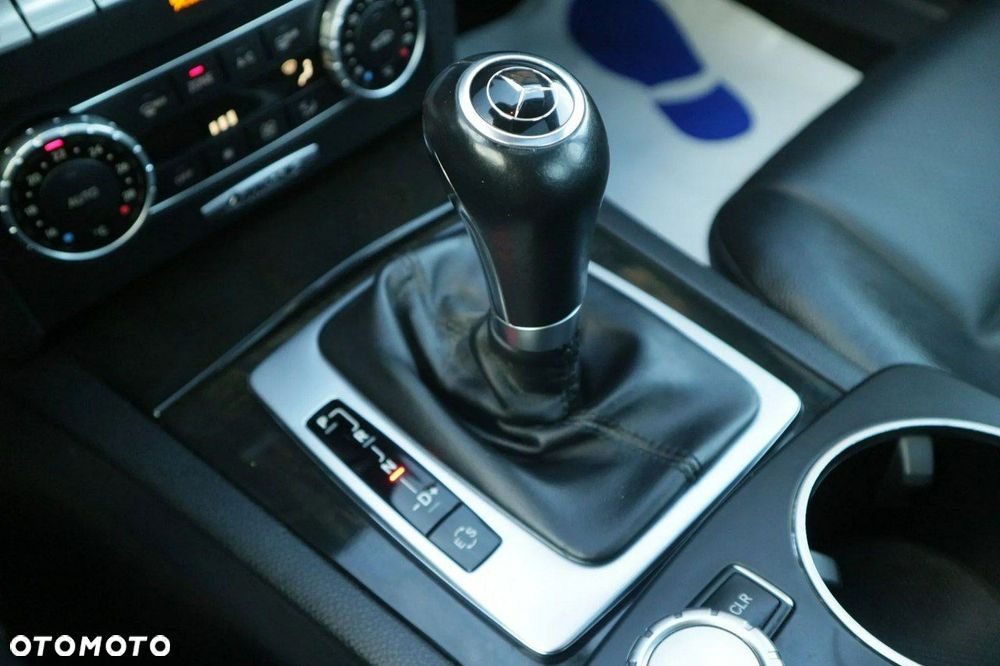 Mercedes-Benz Klasa C 350 BlueEff 4-Matic Avantgarde - 27