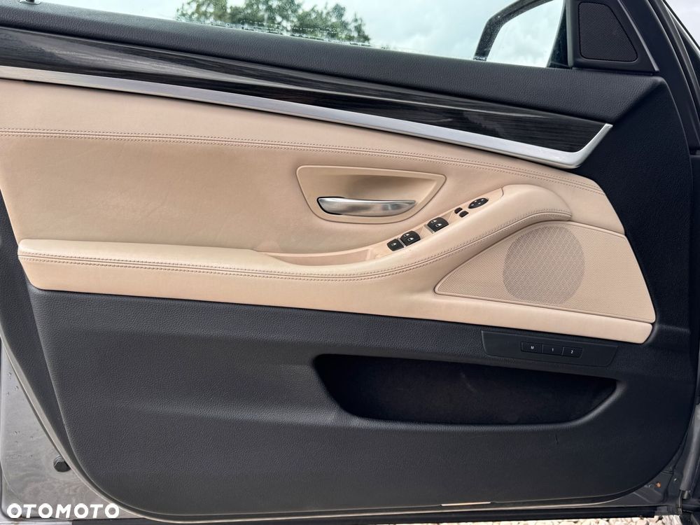 BMW Seria 5 535i Luxury Line - 16