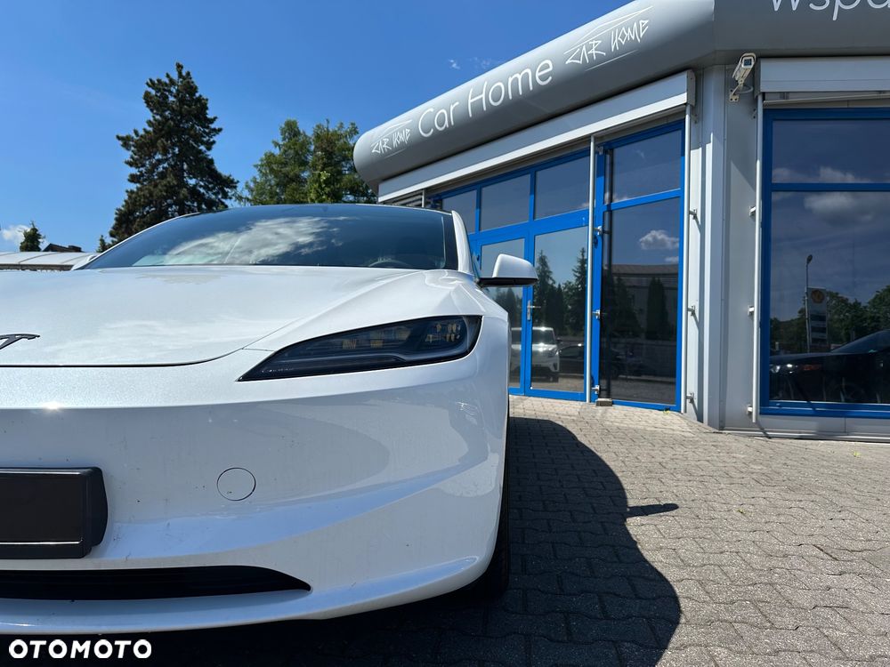 Tesla Model 3 - 3