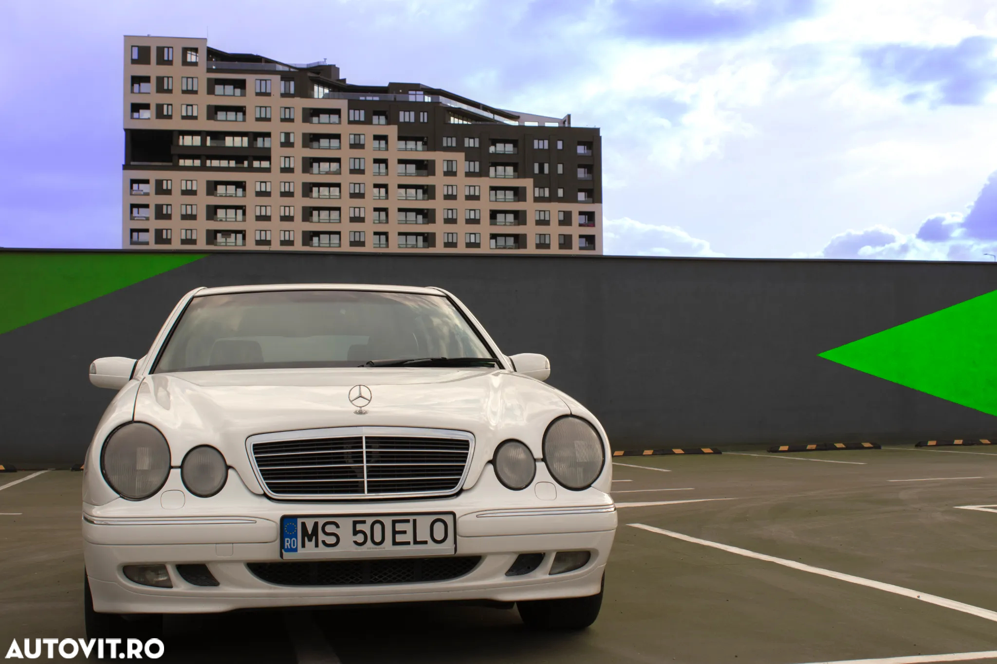Mercedes-Benz E - 4
