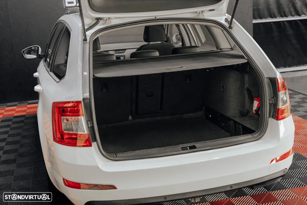 Skoda Octavia Break 1.6 TDi Sportline - 6