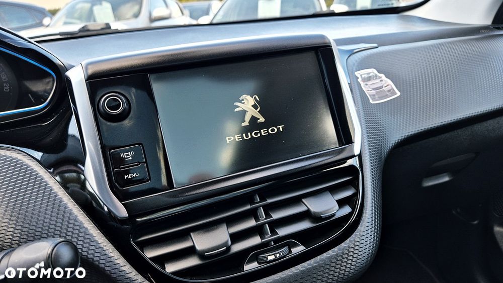 Peugeot 2008 1.6 VTi Allure - 27