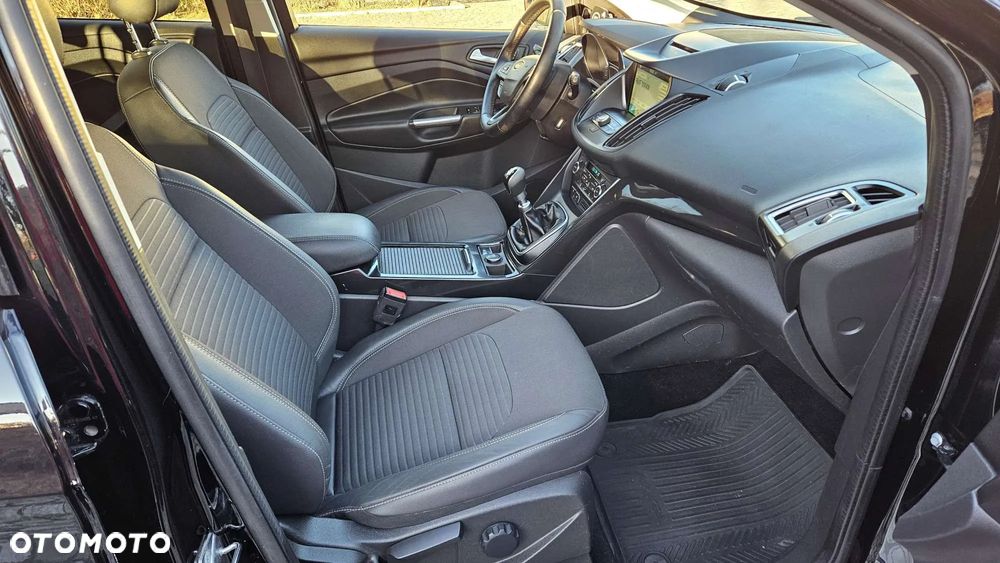 Ford Kuga 1.5 EcoBoost 2x4 Titanium - 12