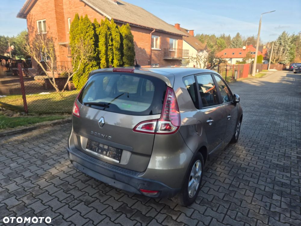 Renault Scenic 1.6 16V 110 TomTom Edition - 4