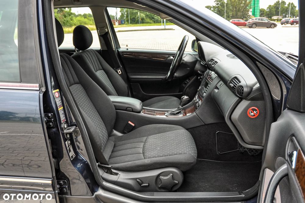 Mercedes-Benz Klasa C 180 T Kompressor Automatik Elegance - 11