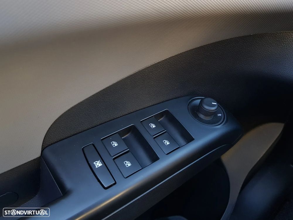 Chevrolet Aveo 1.2 LTZ - 38