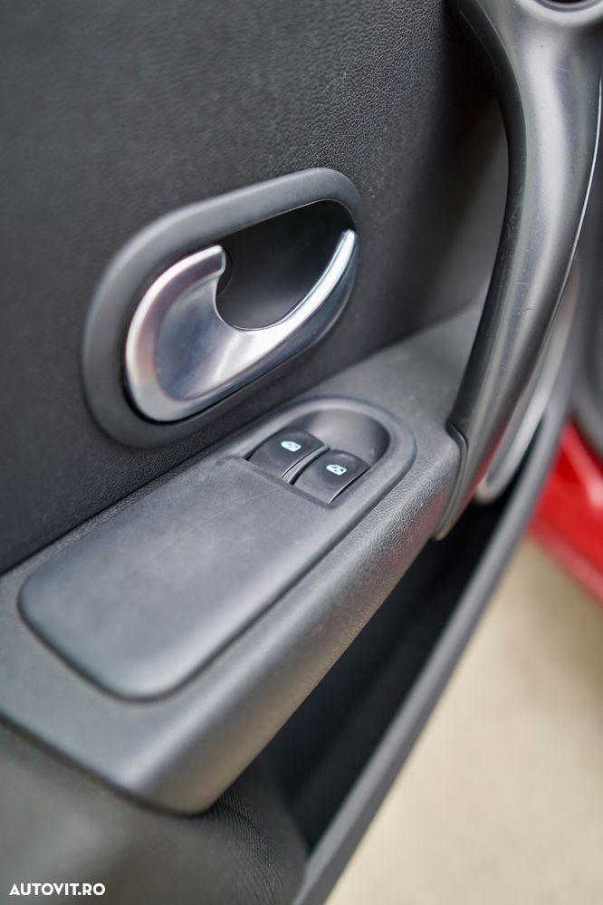 Renault Clio III 1.2 Authentique - 17