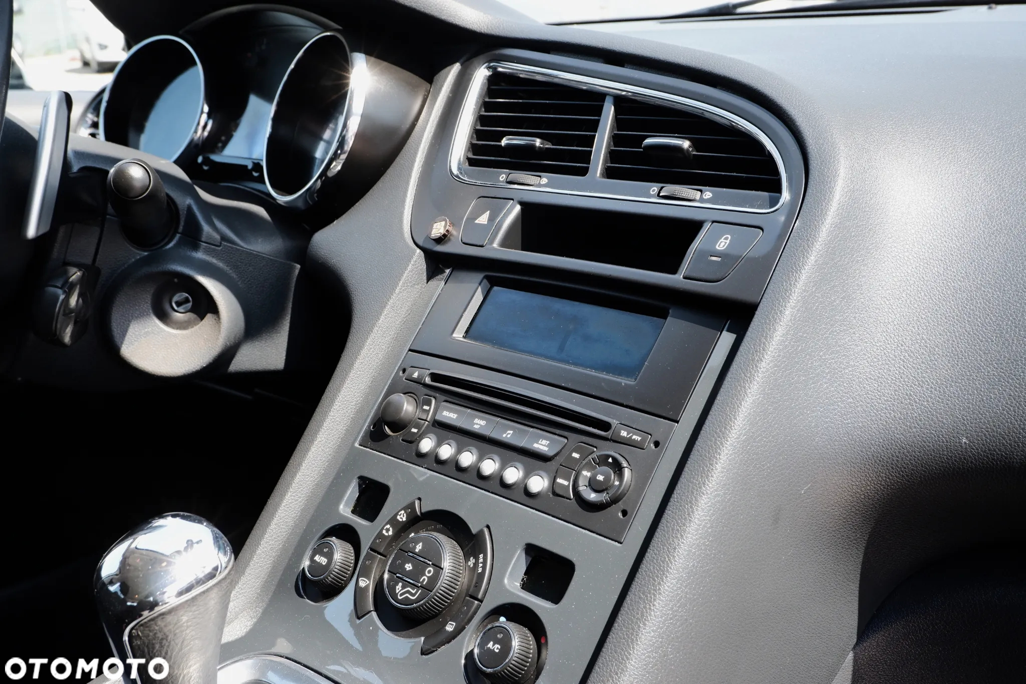 Peugeot 5008 HDI FAP 110 EGS6 Tendance - 6