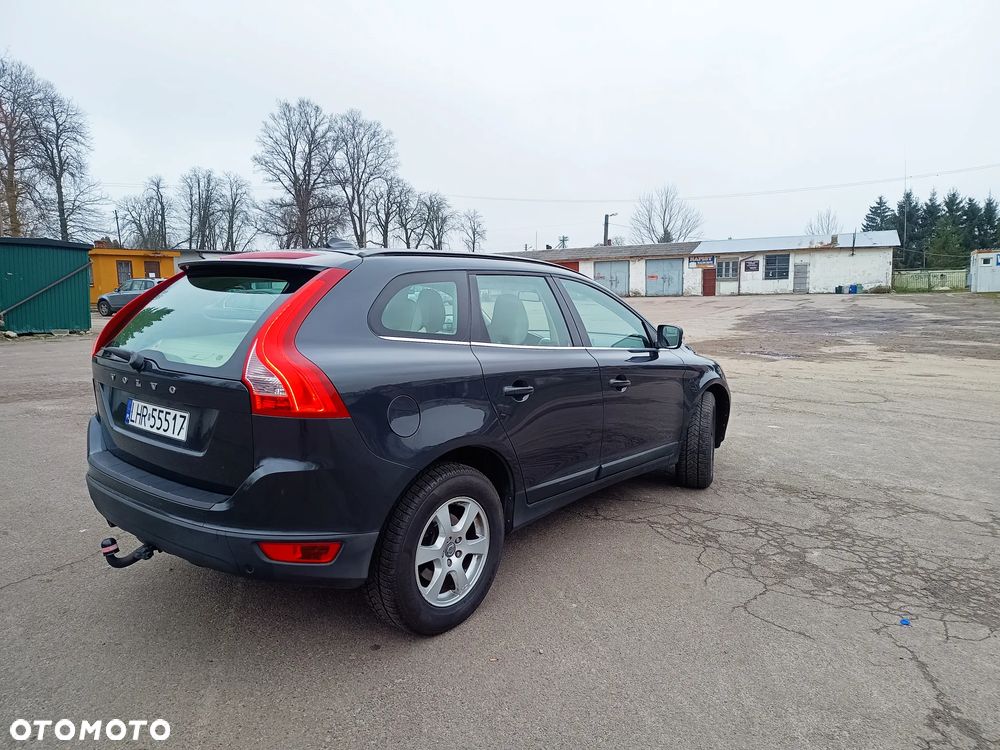 Volvo XC 60 2.4D AWD Momentum - 8