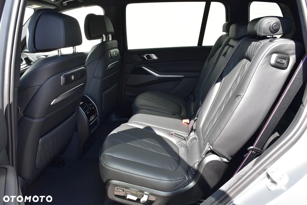 BMW X7 xDrive40d mHEV Individual Edition sport - 24
