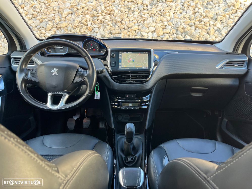 Peugeot 2008 1.2 PureTech Style - 16