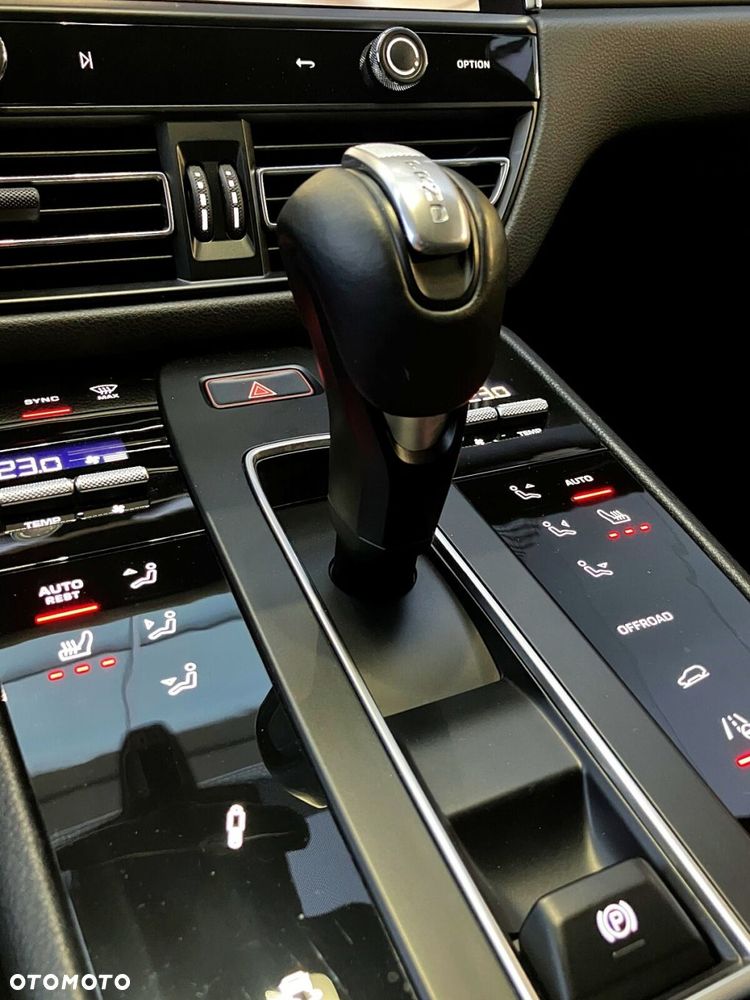 Porsche Macan - 29