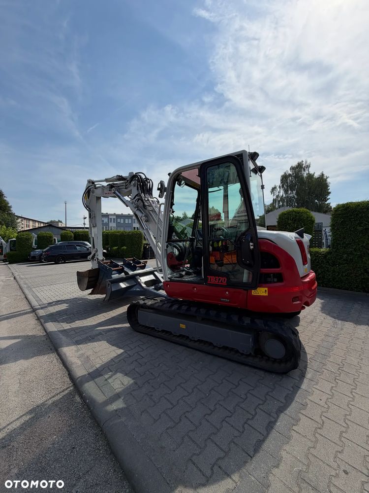 Takeuchi TB370 - 1