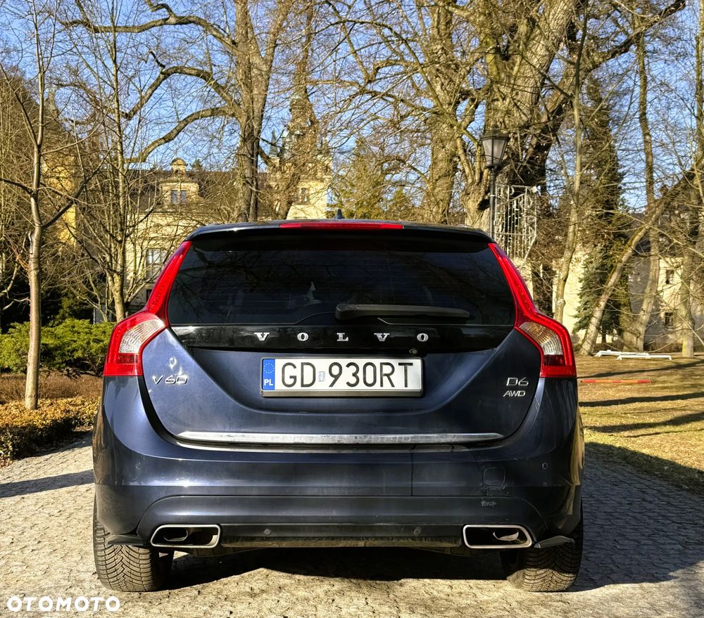 Volvo V60 D6 AWD Plug-in Hybrid Summum - 7