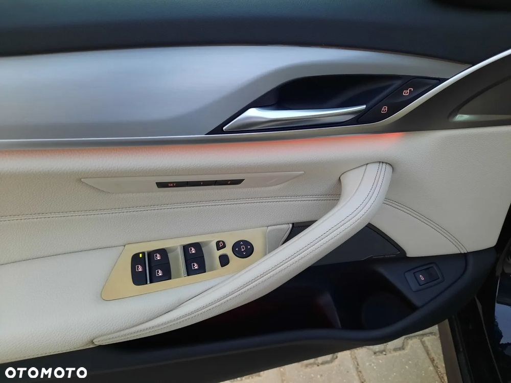 BMW Seria 5 520d Touring - 14