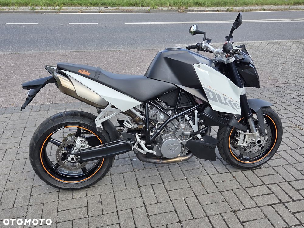 KTM Super Duke - 13