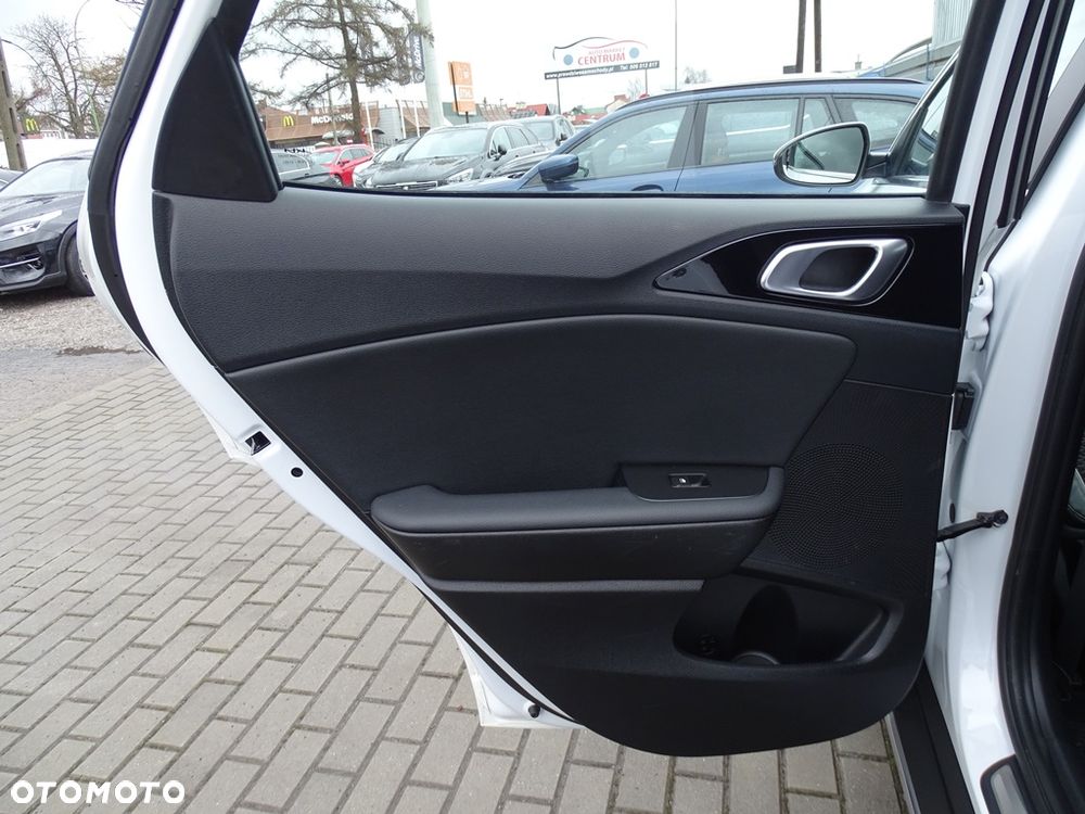 Kia XCeed - 23