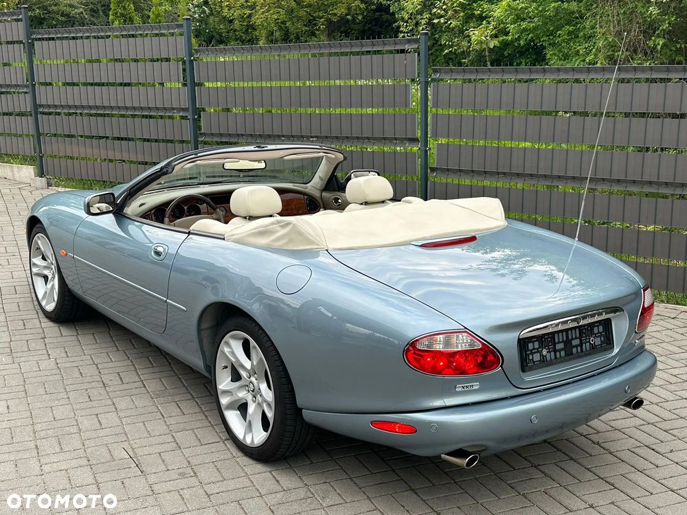 Jaguar XK8 - 16