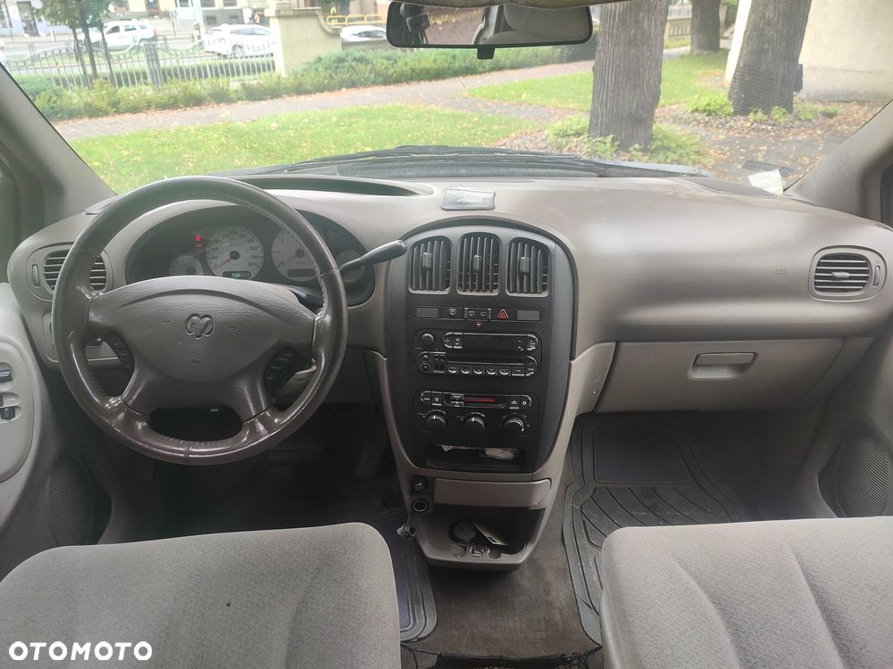 Dodge Grand Caravan - 5