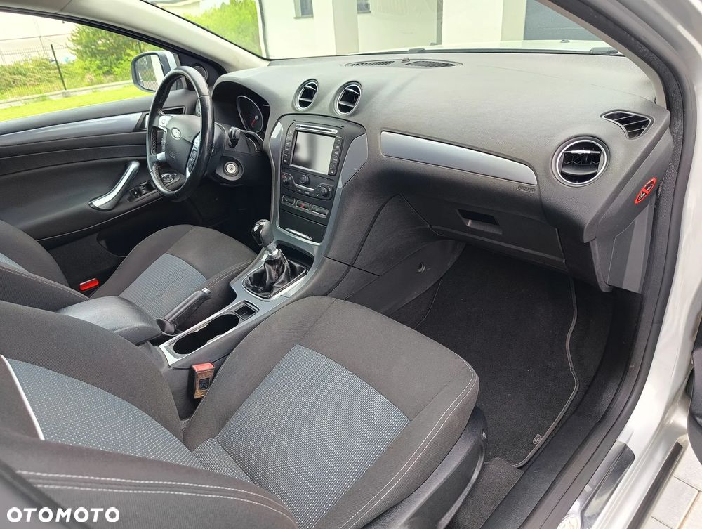 Ford Mondeo 2.0 TDCi Champions Edition - 9