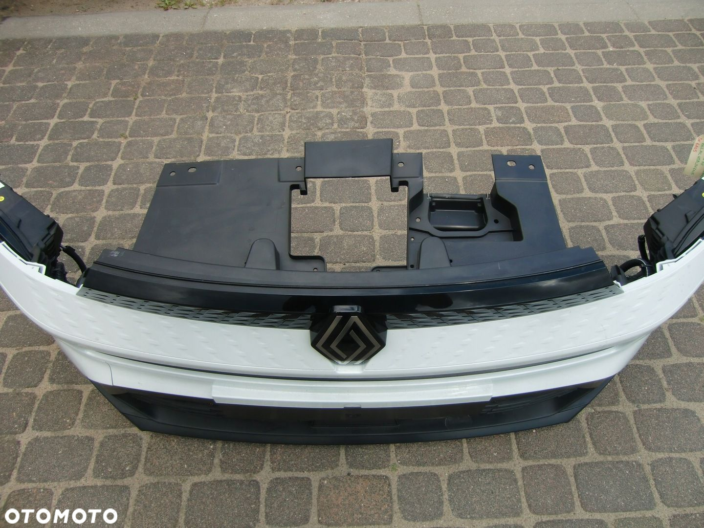 ZDERZAK RENAULT CAPTUR II E TECH 6XPDC - 7