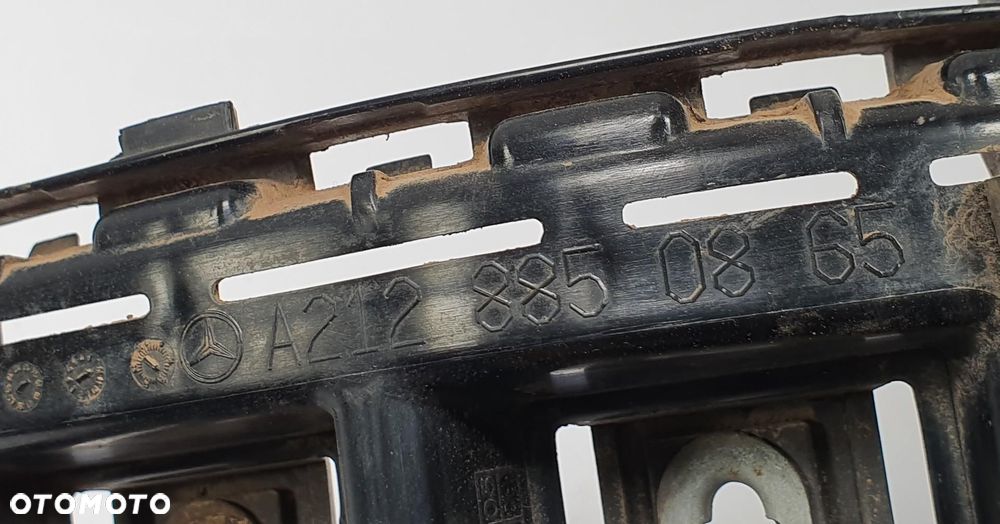 ŚLIZG ZDERZAKA PRAWY TYŁ MERCEDES W212 A2128850865 - 4