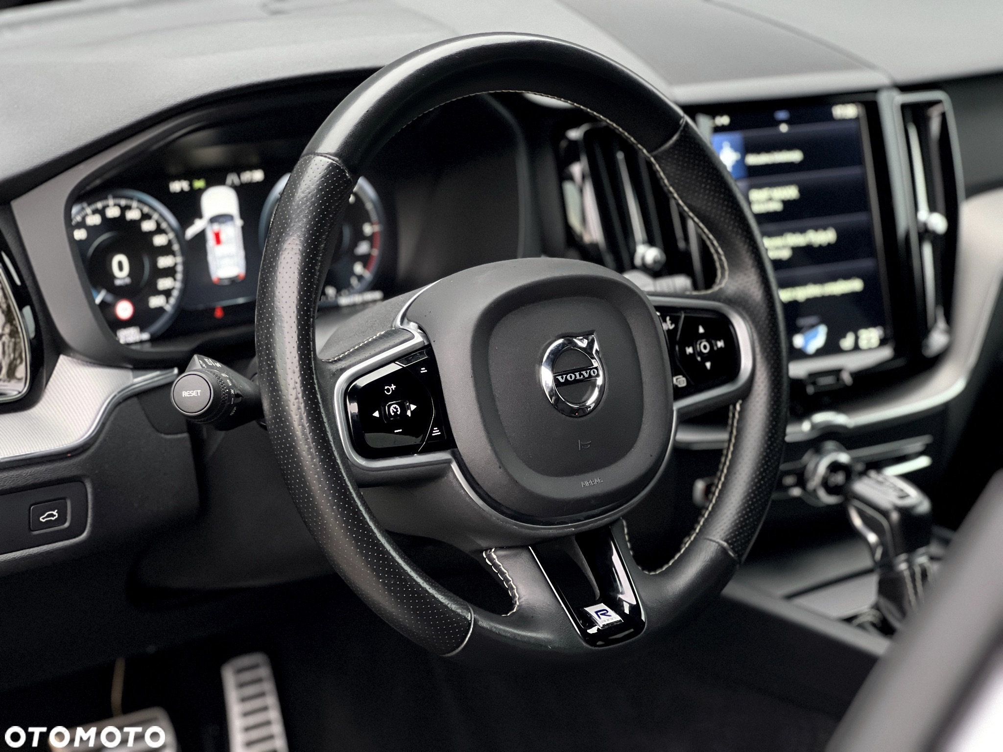 Volvo XC 60 D4 AWD R-Design - 21