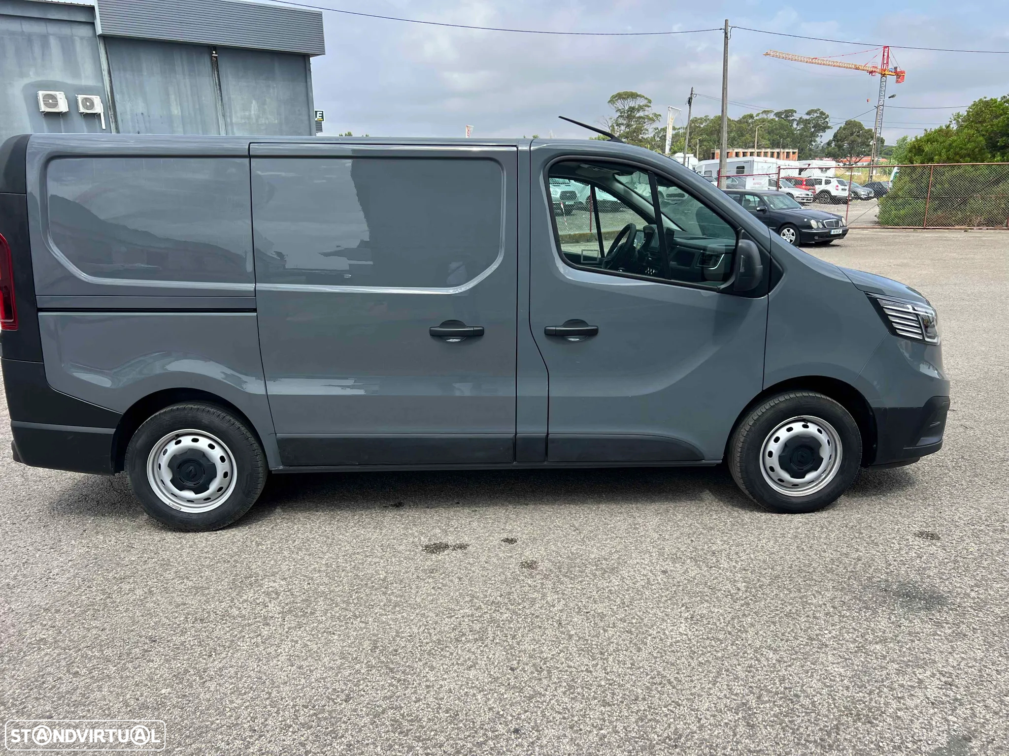 Renault Trafic L1H1 2.0 dci 130CV - 4