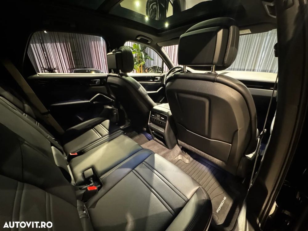 Porsche Cayenne - 19