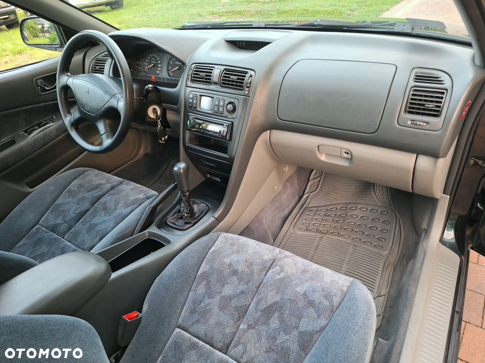 Mitsubishi Galant - 8