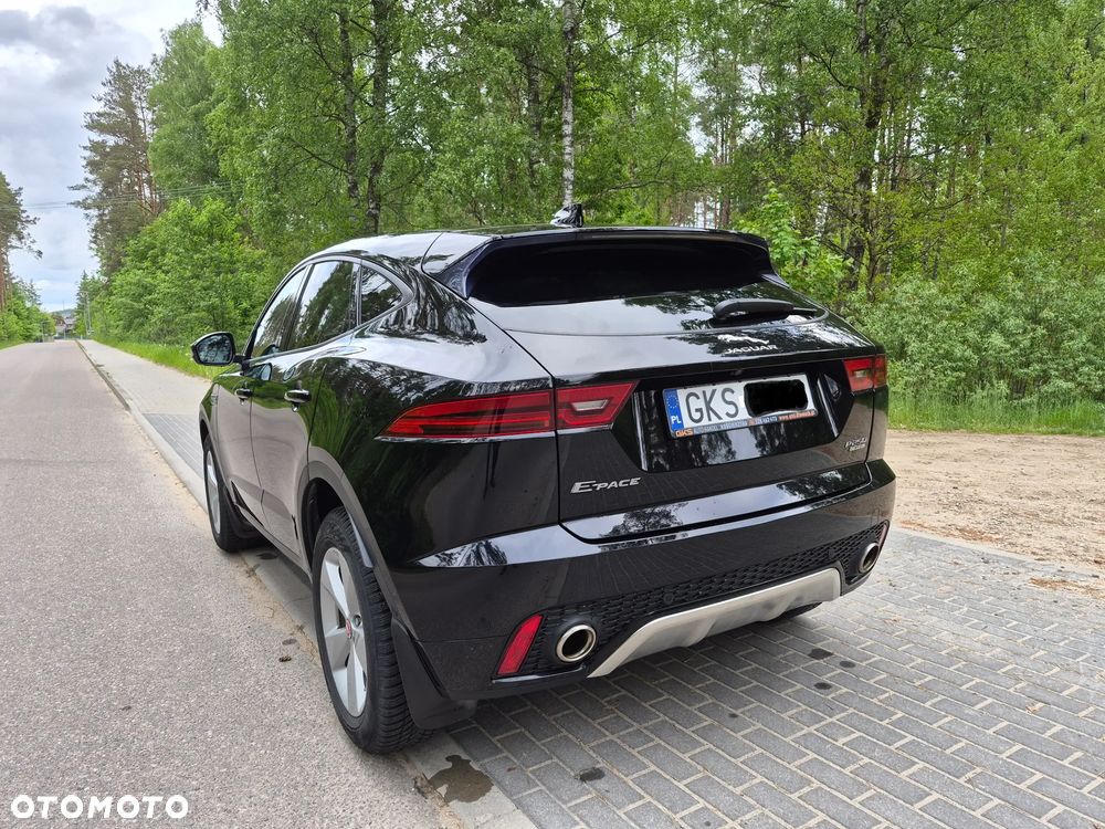 Jaguar E-Pace 2.0 P250 mHEV AWD R-Dynamic Black - 8