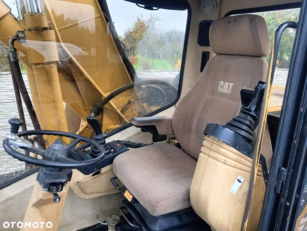 Caterpillar M312 - 14