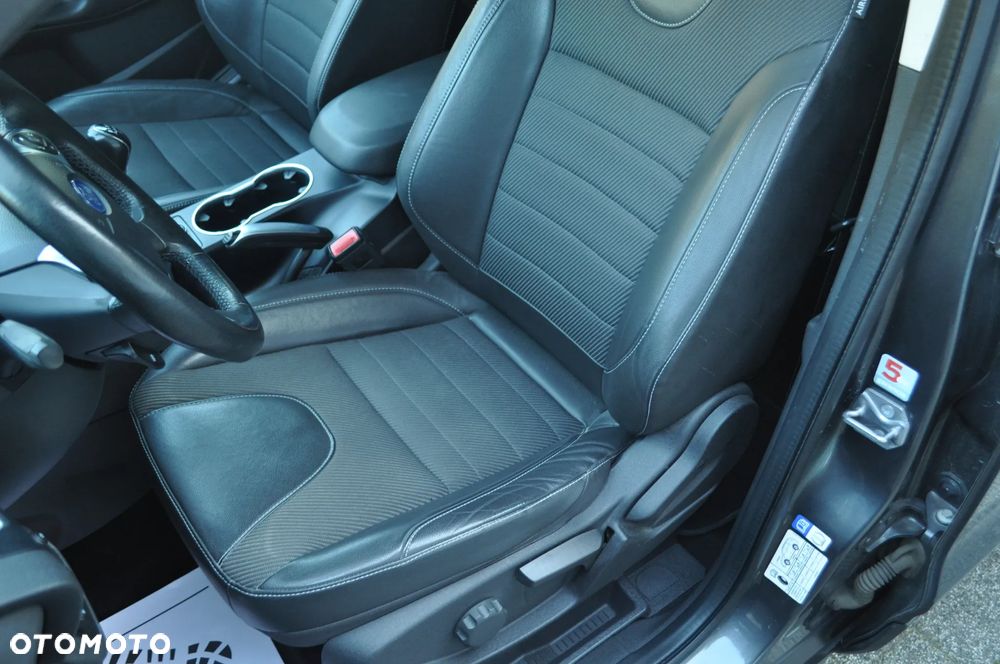 Ford Kuga 2.0 TDCi 2x4 Titanium - 20