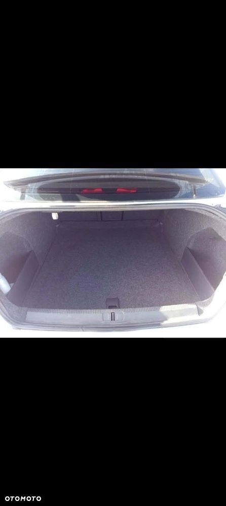 Volkswagen Passat - 6