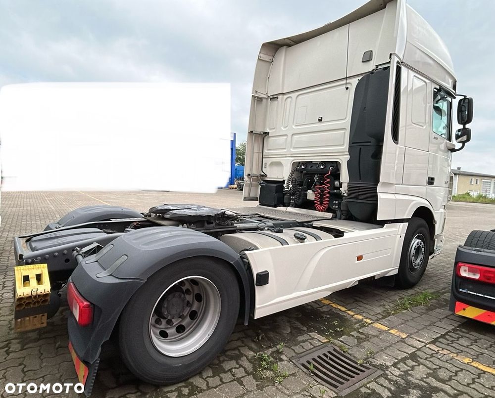 DAF XF 530 Super Space Cab Euro-6 FULL RETARDER XENON Klima Postojowa Lodówka 2-Zbiorniki Paliwa - 4
