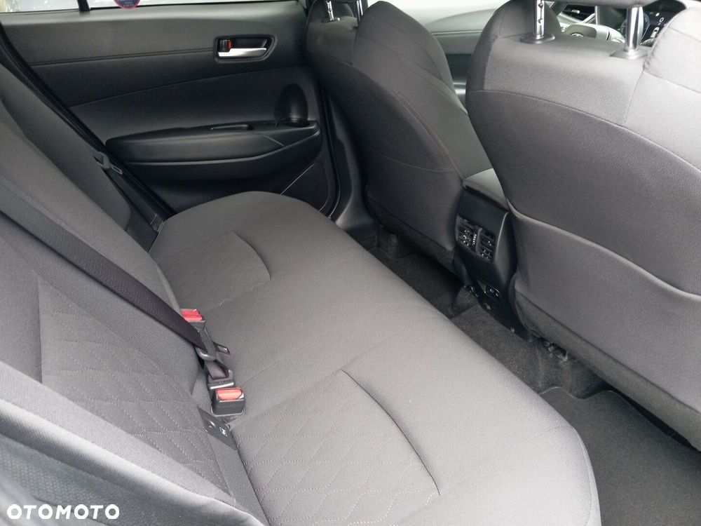 Toyota Corolla Cross - 13
