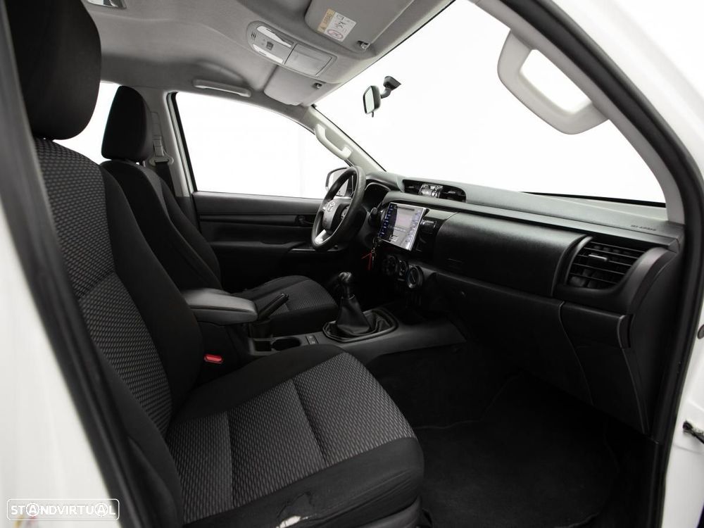 Toyota Hilux 2.4 D-4D 4WD DOUBLE CAB c/IVA - 9
