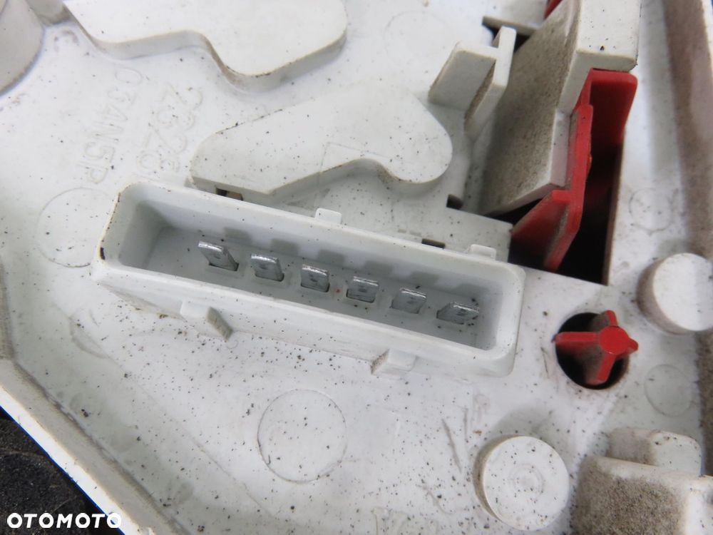 LAMPA LEWA TYLNA TOYOTA AVENSIS I Liftback (T22) 034N5P - 2