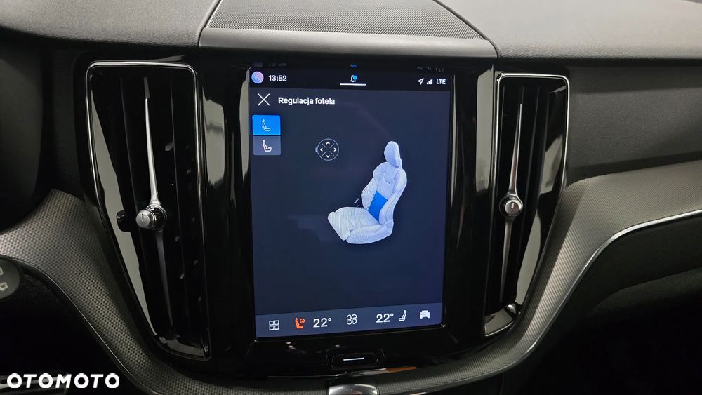 Volvo XC 60 B4 D Plus Dark - 36