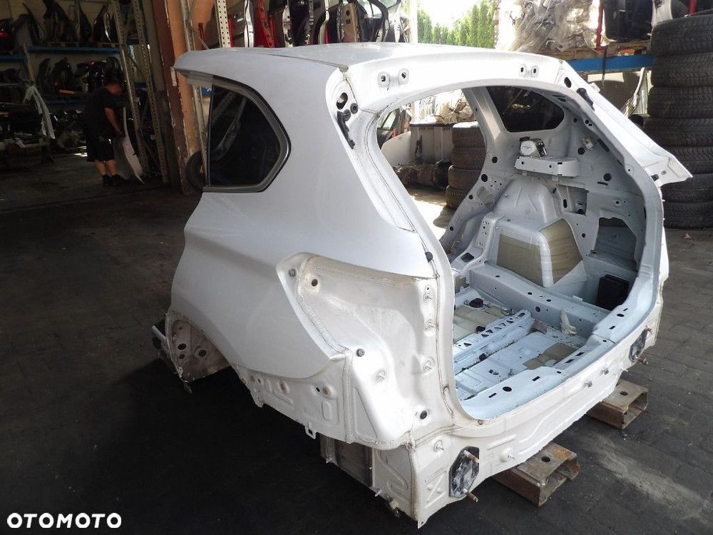 BMW X1 F48 BŁOTNIK TYŁ LEWY A96 - 2