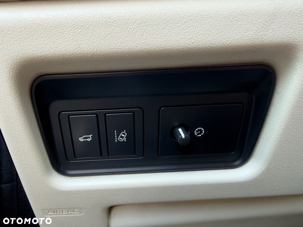 Land Rover Discovery Sport TD4 HSE - 33