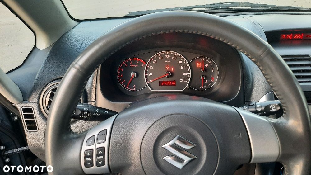 Suzuki SX4 1.6 GLX / Comfort - 10