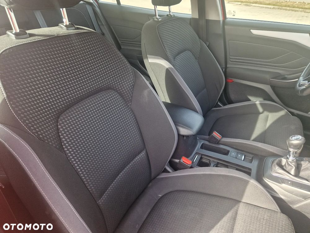 Ford Focus 1.0 EcoBoost Titanium - 18