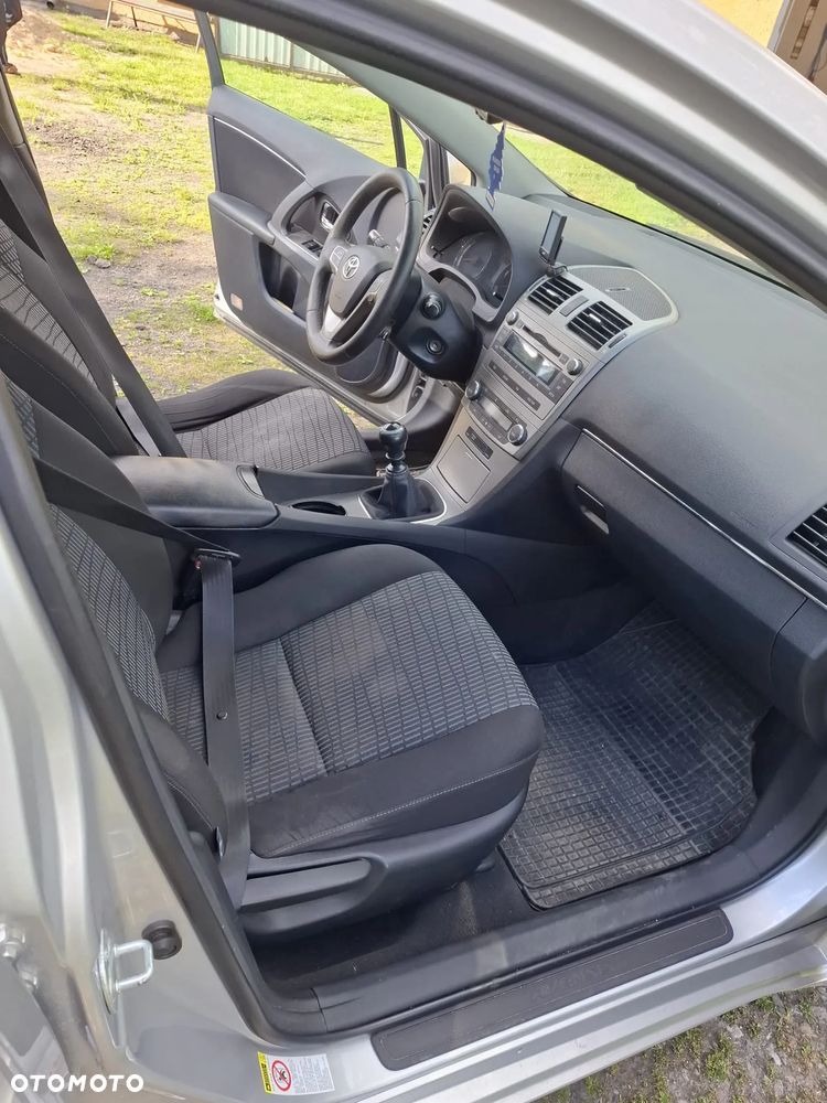 Toyota Avensis 2.0 D-4D Sol - 5