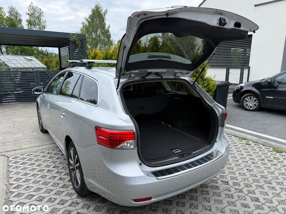 Toyota Avensis 2.0 Premium MS - 9
