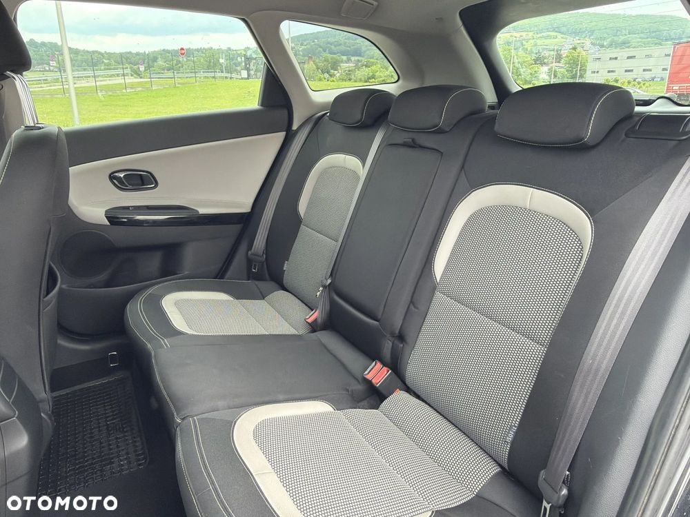 Kia Ceed 1.6 GDI L Business Line - 17